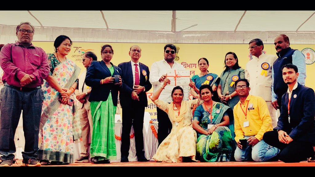 ThansinghCG's tweet photo. सात दिवसीय राज्य स्तरीय शिविर, खमरिया, दुर्ग
#krishnacollege #durguniversity #Chhattisgarh #7daycamp #statecamp #jan28to #Feb3rd
#nssdmvrjn #rajnandgaon
की सहभागिता
@_NSSIndia @NSSRDBhopal @NssChhattisgarh @YASMinistry @MinOfCultureGoI @ianuragthakur @ChhattisgarhCMO https://t.co/ebH32k830n