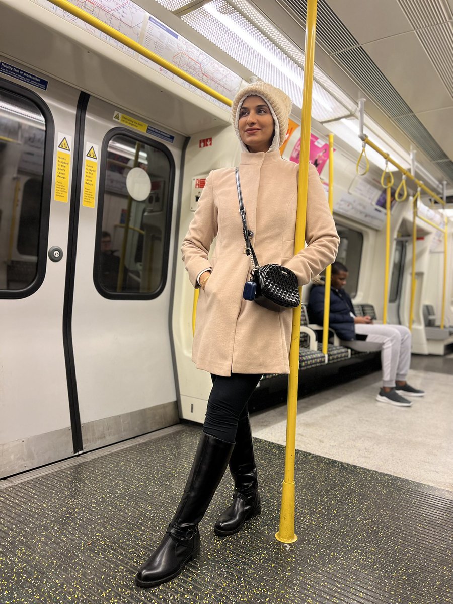 poonamdubey802's tweet photo. Enjoying metro life in London #tube🚇 #London #poonamdubey https://t.co/ZHTCCq0CX9