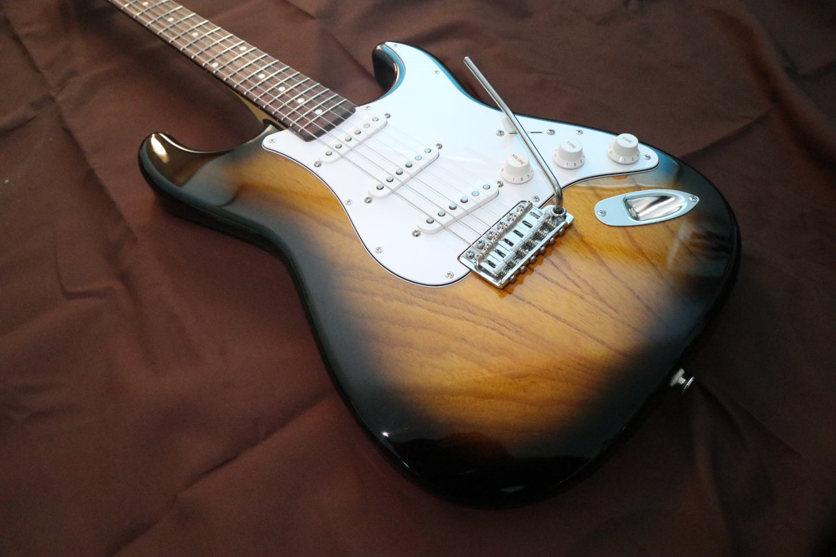 nakagawa guitars on Twitter "スタンダードなストラトタイプです🎸 bodyswanp ash neck