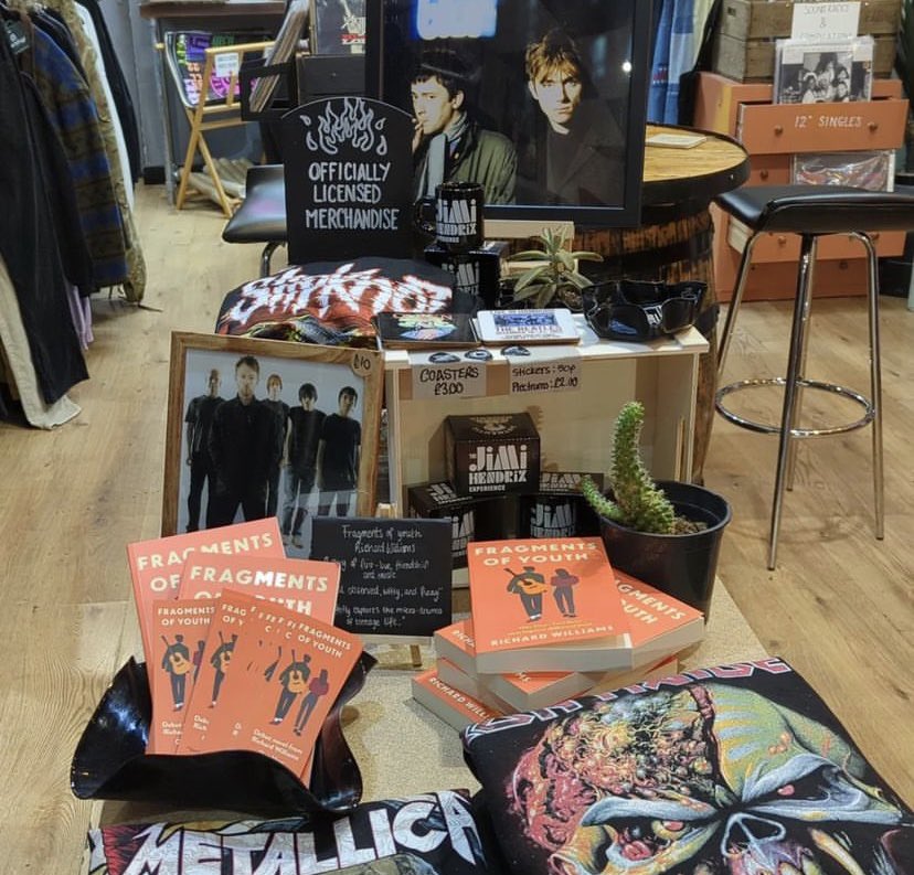 dickie_williams's tweet photo. Essex people - @bestdaysvintage have some more copies of Fragments of Youth in, if you fancy taking a punt on it! Red Lion Books have one left too I think. #Colchester #Essex #FragmentsofYouth https://t.co/9yUy11hUJb