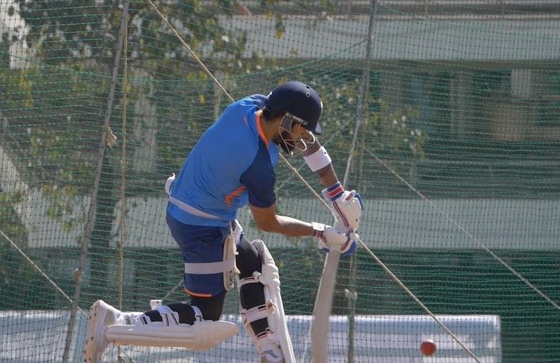 Kohli_Devotee's tweet photo. Virat Kohli MRF contract over kya? https://t.co/g8vMpf4AOc
