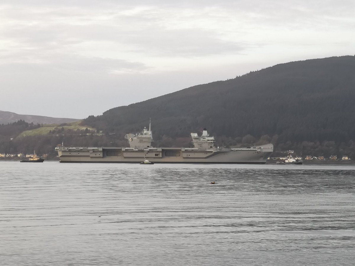 dcullen_photo's tweet photo. 📷 @HMSQNLZ 🇬🇧 transiting up the Firth of Clyde this morning @RoyalNavy @PortsmouthProud @HMSQNLZ @NavyLookout @UKDefJournal @WarshipCam @WarshipsIFR @SercoGroup @MODPolice #HMSTracker @Hawkins_Navy https://t.co/BCv5yZJ2Pq