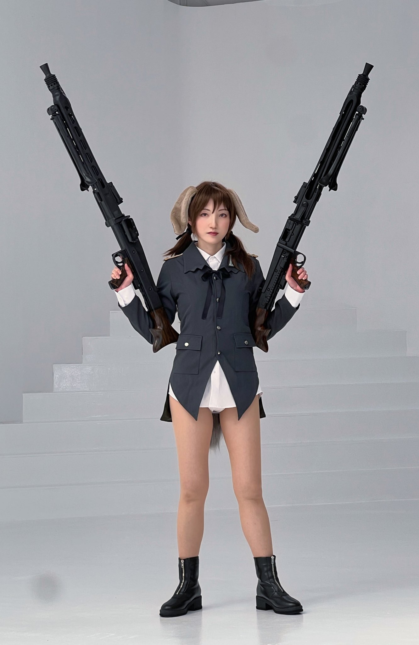 ブロンズ胸像 銃を持つ男性 戦略シミュレーションゲーム『ドールズフロントライン』から