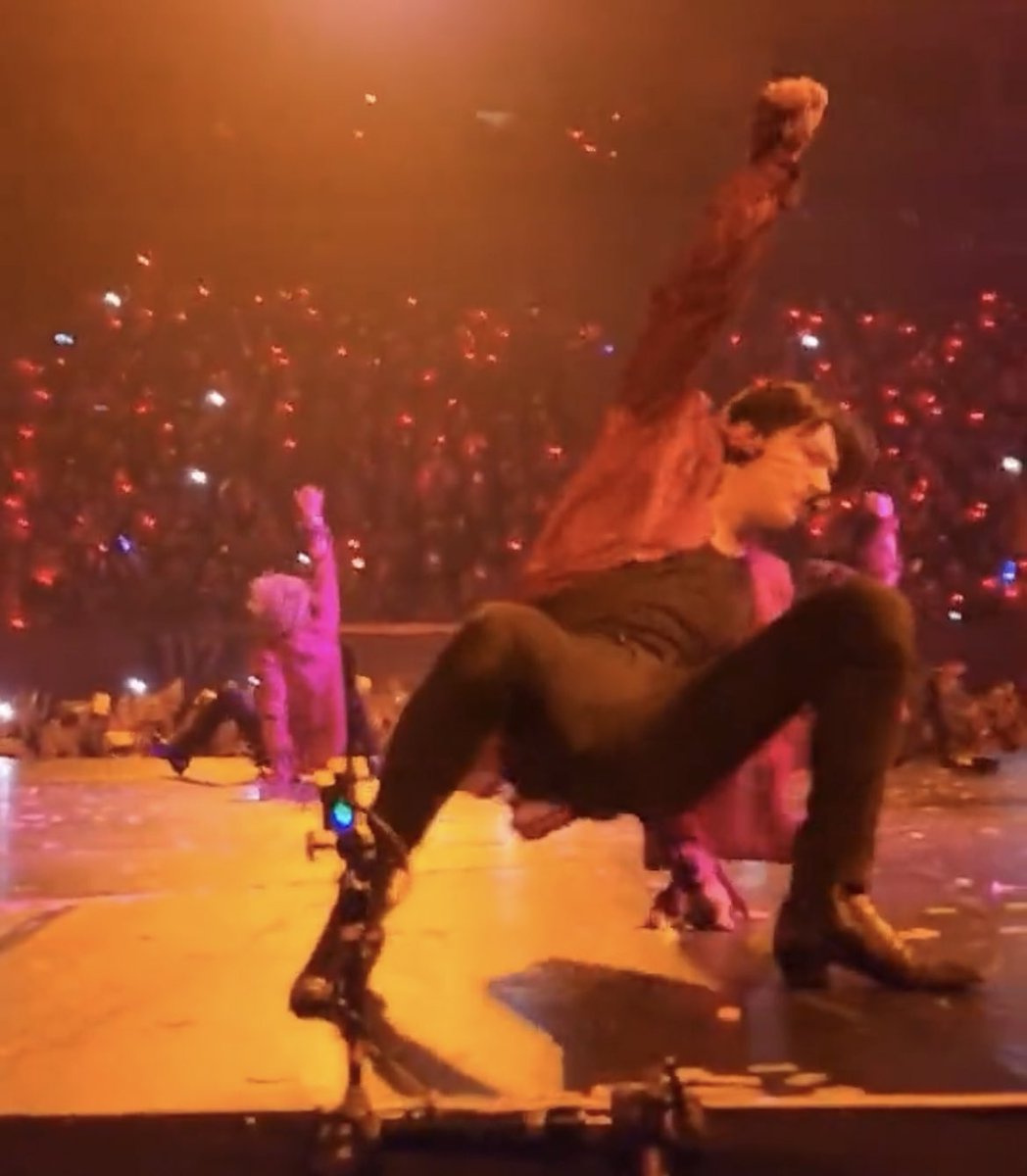 springflowerjay's tweet photo. No but from all the videos of this Jay dance break we’ve seen, this angle is probably the craziest one WTH 😵

#ENHYPEN_JAY https://t.co/wvNrxUCweV