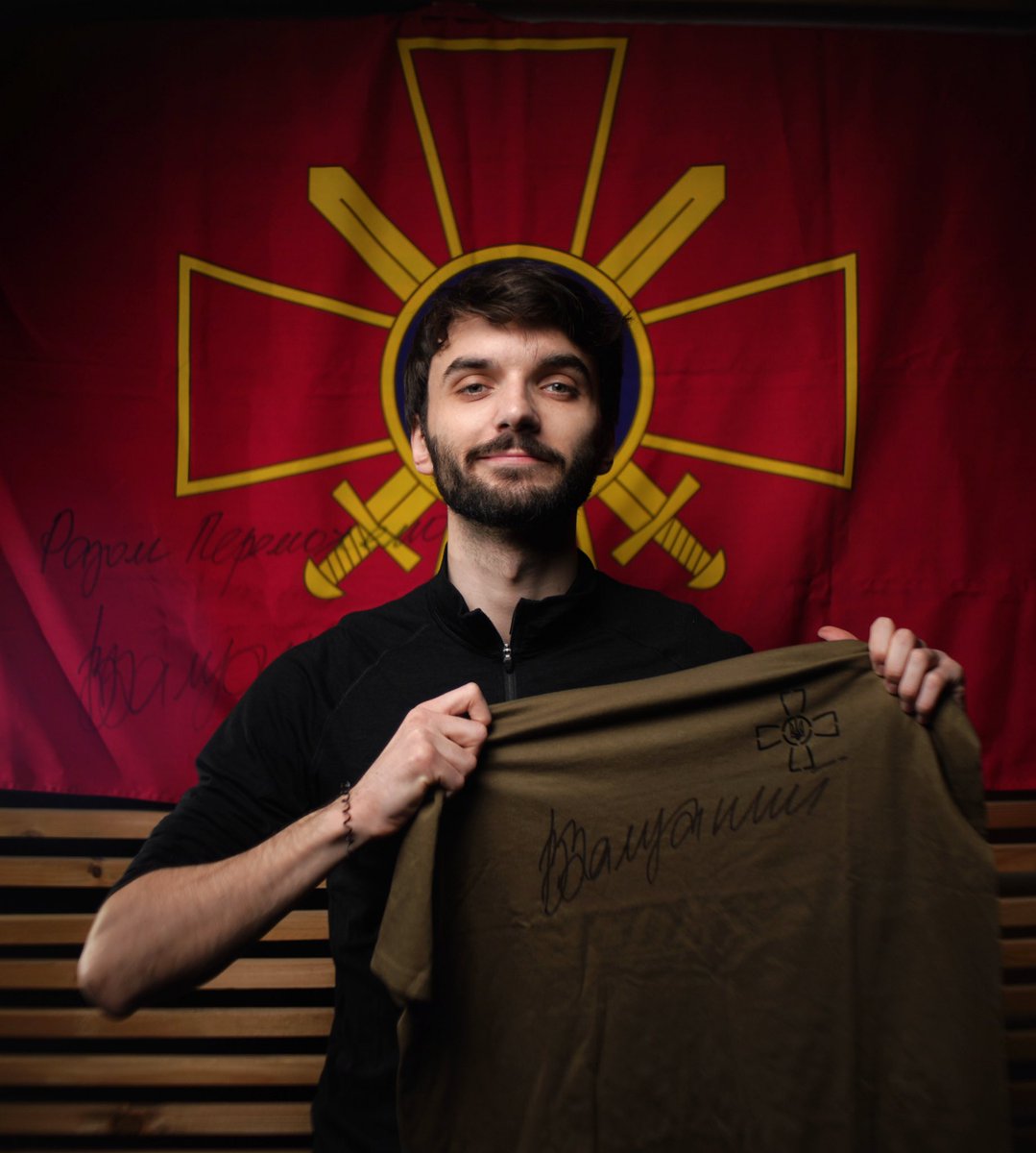 HordiienkoZK's tweet photo. РОЗІГРАШ ФУТБОЛКИ ТА ПРАПОРУ ЗСУ З ПІДПИСАМИ ЗАЛУЖНОГО🔥 

🇺🇦Умови участі у розіграші:
- Закинути 200 (можна і більше) гривень на Монобанку (посилання в шапці профіля)
- Написати в коментарі ДО ДОНАТУ свою пошту або нік в інстаграмі (Обов‘язково)

🎯Ціль: зібрати 2 мільйони грн. https://t.co/DJbwZi6isj