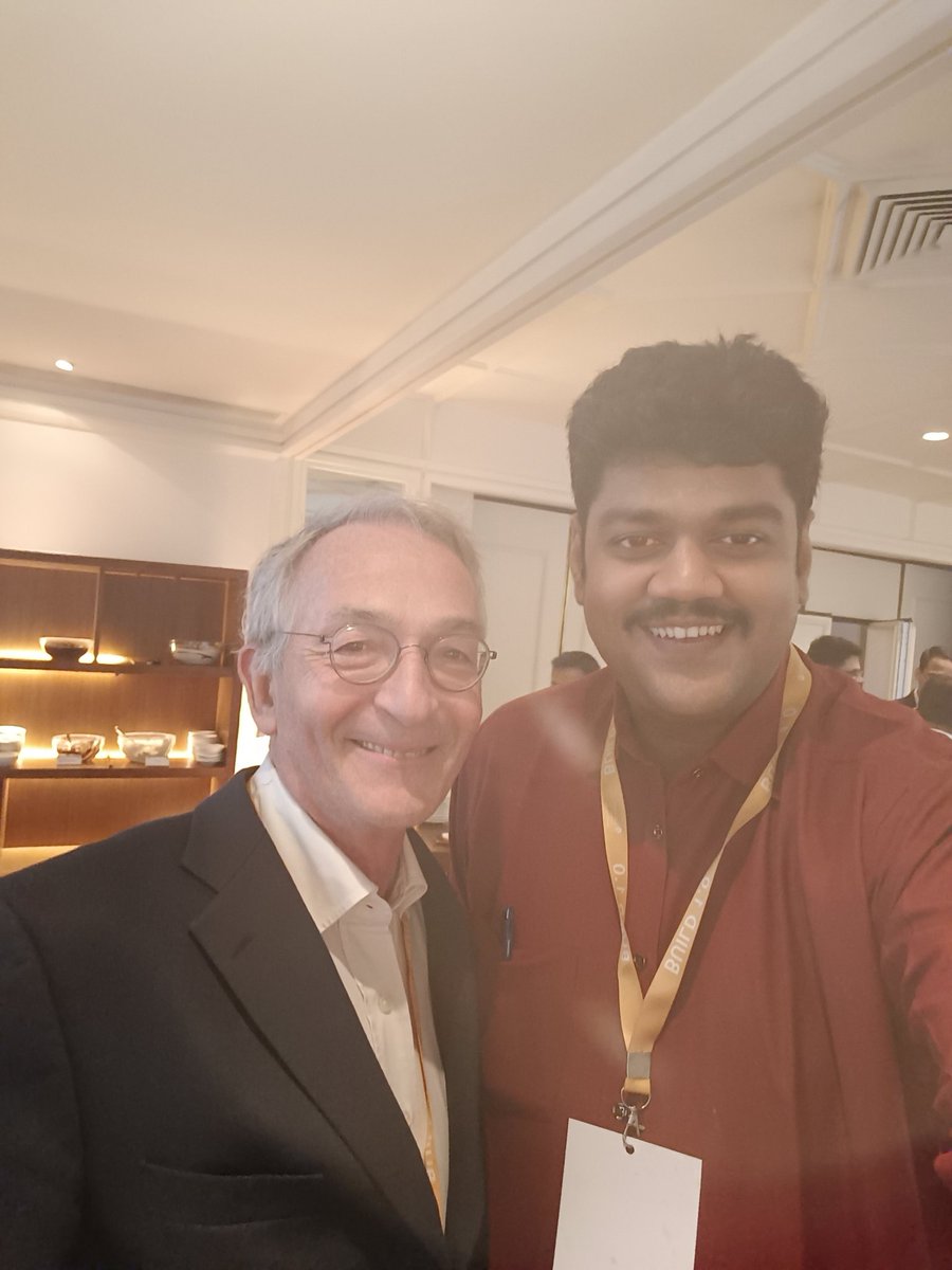 doctorboletoh's tweet photo. Fanboy moment #DominiqueValla #BUILD1.0 https://t.co/Gl5wfRxHjX