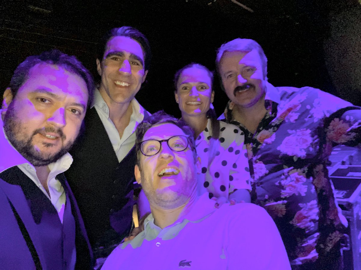 dunvantchoir's tweet photo. Diolch am y cyfle! Noson gwych... Thanks for the invite, a great night! @distantpod @elisjames @MikeBubbins @joyce_jaz #distantpodlive @SteffGarrero https://t.co/ftQYPVkIFB