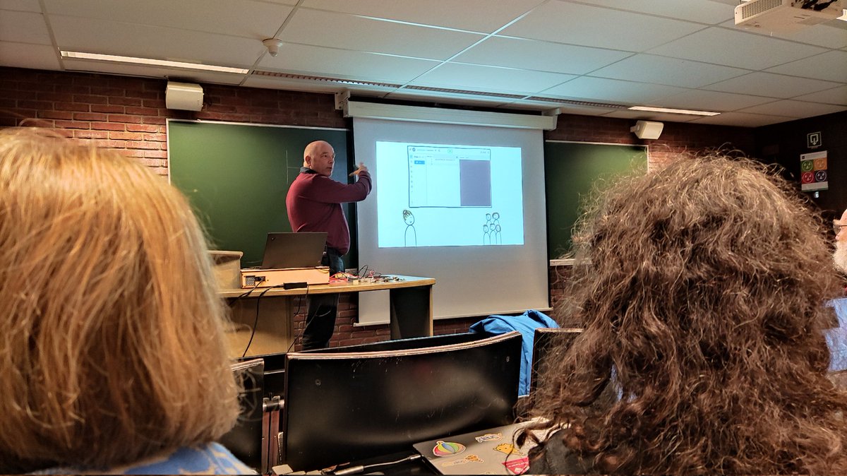 Very interesting talk from Mark Giesen on how we can teach programming using <a href="/hedycode/">Hedy</a>! ⌨️