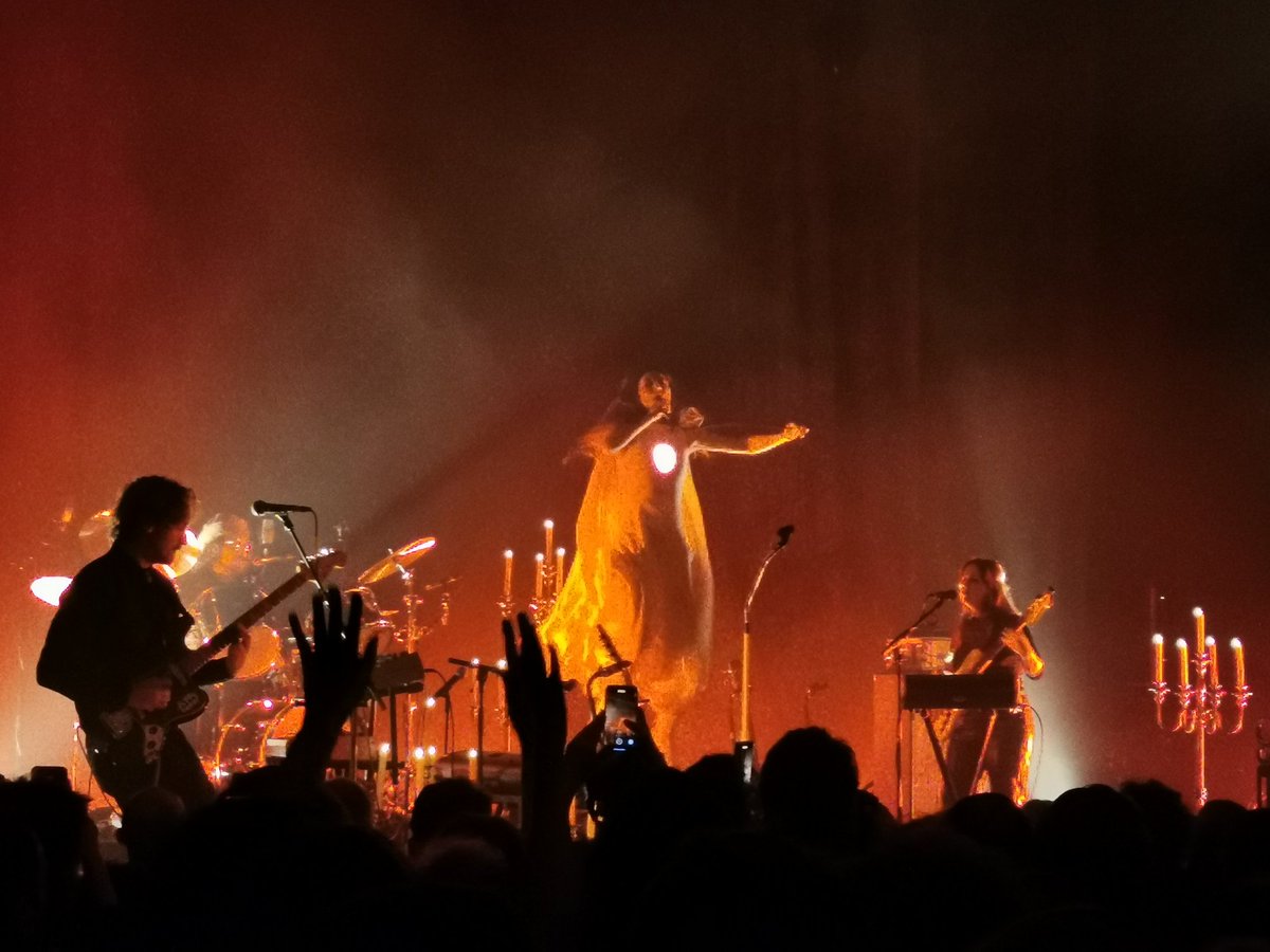 Is it a ghost or a <a href="/WeyesBlood/">Weyes Blood</a> (great) gig?