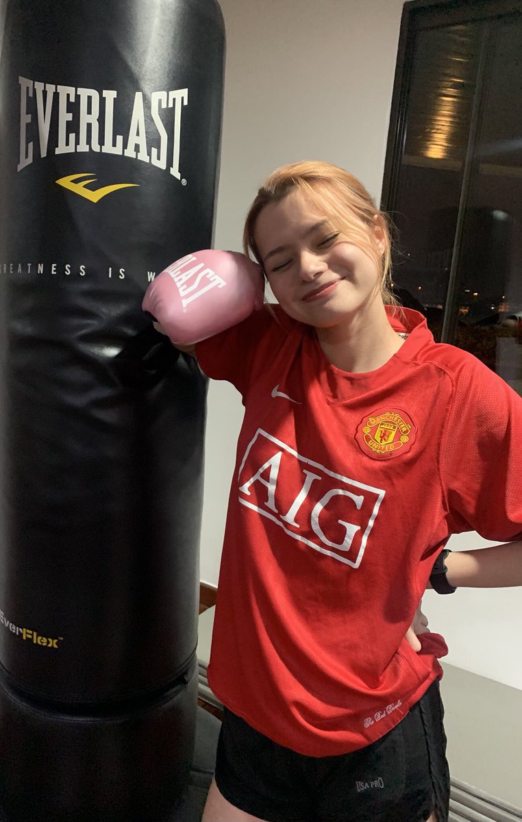 BecBecsCZ's tweet photo. thank you for being my ray of sunshine #beckysangels https://t.co/BPQkJuVisA