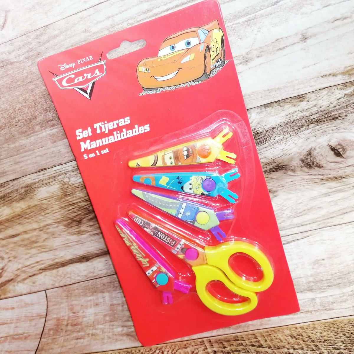 diverkinder's tweet photo. Cinco tijeras en una. Este pack incluye 5 piezas intercambiables para recortar con diferentes formas. El material escolar ideal para completar tu set de manualidades este curso. 

https://t.co/vhgYzUknHm https://t.co/yNaykz7Iis