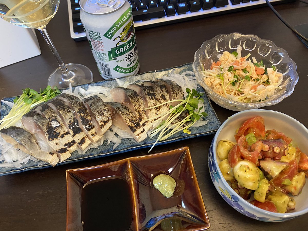 ria_poco's tweet photo. 大量の白ワイン消費のための食事たち🍽 https://t.co/MpI3nPVYMT