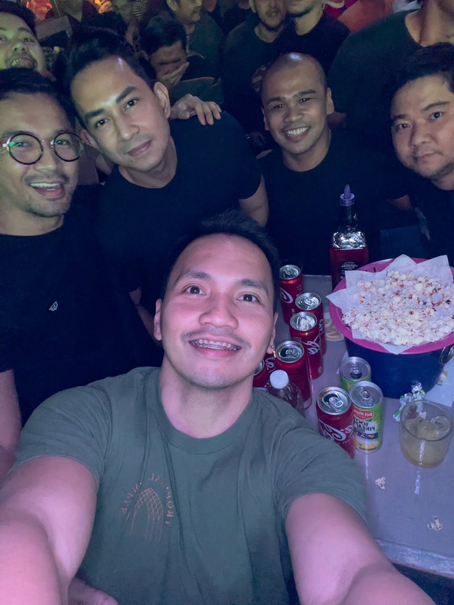 VitaminCee25_'s tweet image. Class pictures last night! #VitaminCee #ClassPicture 

@orvillage @cheet0sX @InhinyerongHR @RoBeterinaryo @cuteorcs @_SmallJay1207 @ryeeeeyr @omarkitek @MarcoSebrano @juandersefs @j0w_seph @ThisThiccRod @bokitoo0 @__cocomelon @iBus0g @neizzerkeans_ @mrgnmrtnz @kyleculatorr