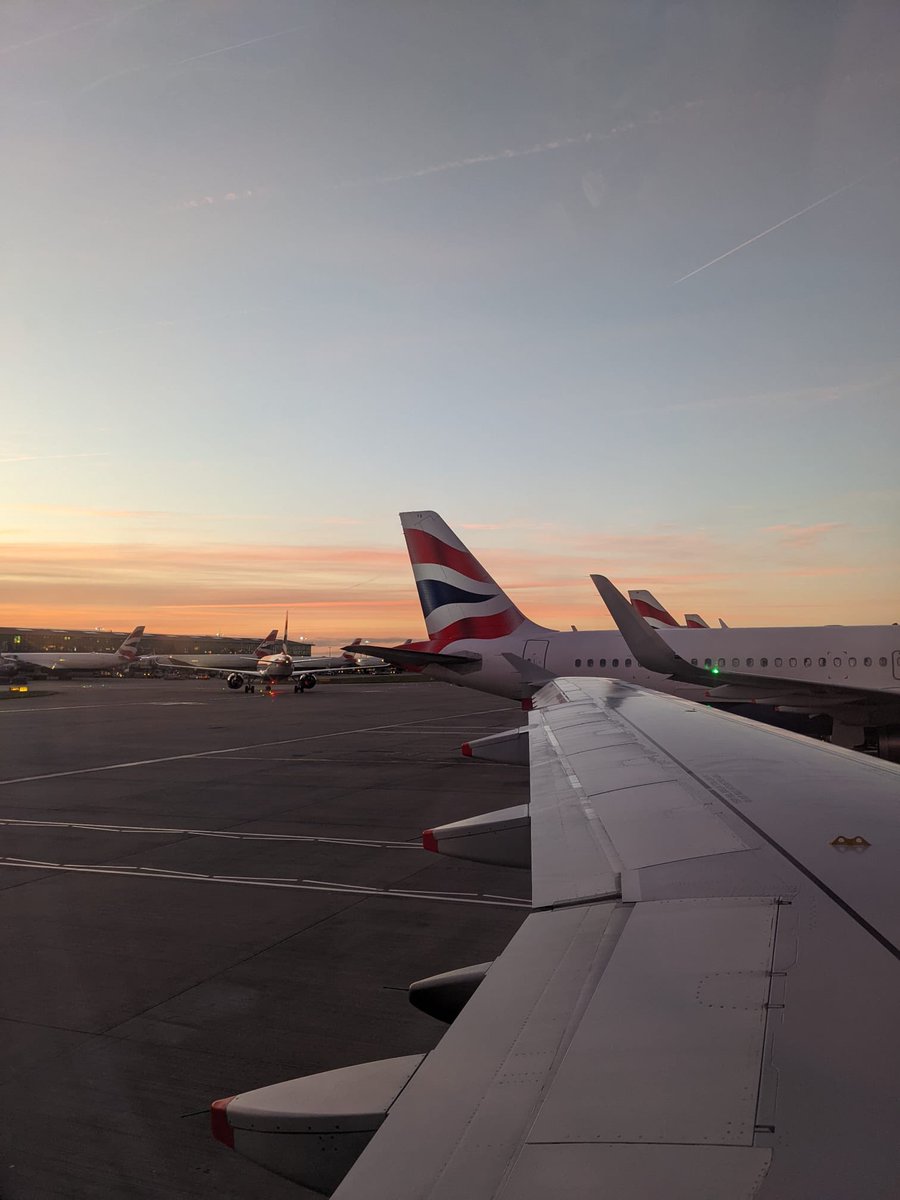 tka_outdoor's tweet photo. @TheKingstonAca ski trip have landed. To the mountains we go! #tkaski https://t.co/ixp4RA4Bua