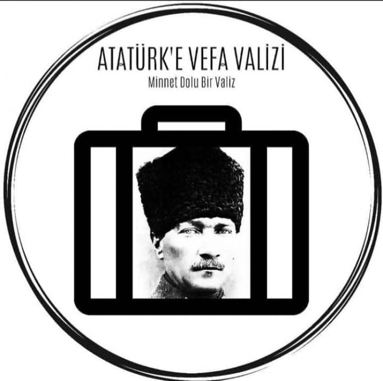 AkcaovaC's tweet photo. Geçen yıl katıldığımız projeye bu yıl tekrar katılmanın hecayanını,gururunu yaşıyoruz.Atatürk'e Vefa Valizi  27 Mart 2023 tarihinde okulumuzda olacak.Öğrencilerimizin hazırladığı çalışmalar proje kapsamında Ankara'da sergilenecek.@CineIlce @Aydin_MEM @AydinMemArge @eTwinningAydin https://t.co/K2n1JHks27