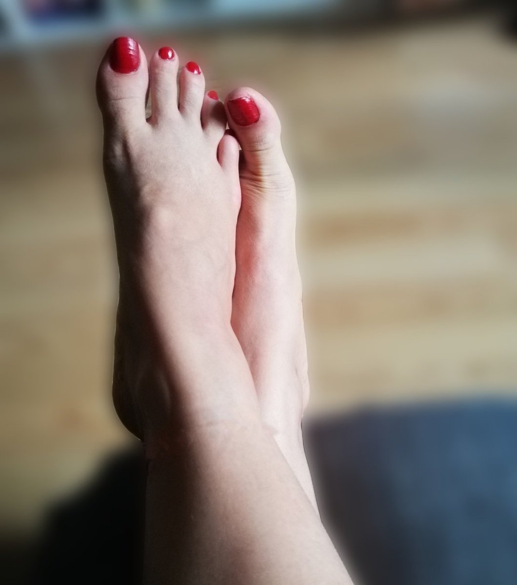 Suck them!

#Trample #Humiliation #Domination #foot #ayak #slave #köle #mistress #sahibe #sockslave #çorap #smell #feet