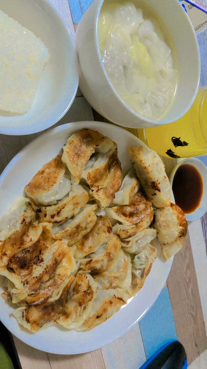 🥟( '-' 🥟 )ｷﾞｮｳｻﾞﾁｬﾝ