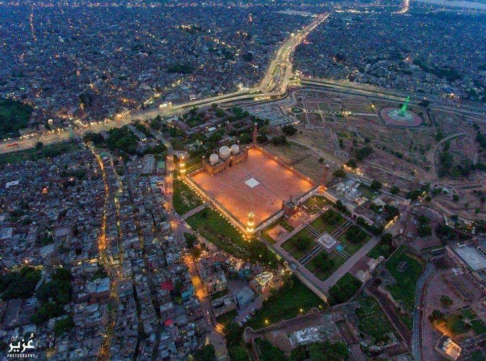 a_dabdott's tweet photo. Bird eye view I think same hain 
#KeepLahoreClean
#LahoreSaafTuPakistanSaaf
#Lahore
#YeHaHamaraLahore https://t.co/0ETbVUGlU4