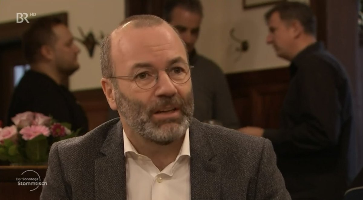 Angesicht der sich zuspitzenden Flüchtlingssituation bekräftigte <a href="/CSU/">CSU</a>-Europapolitiker und Vorsitzender der EVP <a href="/ManfredWeber/">Manfred Weber</a> am #Sonntagsstammtisch „Ich wünsche mir, dass deutsche Grenzschutzbeamten den Italienern im Mittelmeer helfen, um dort Leben zu retten.“