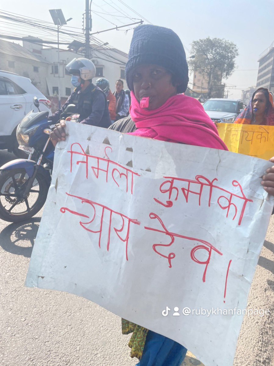निर्मला कुर्मीका लागि न्याय माग्दै ३९ दिनदेखि धर्ना दिइरहेका महिलाहरुमाथि आन्दोलन छाड्न दबाब दिईदैछ ।यता सरकार सुन्दैन। अबको रणनीति काठमांडौ शहरका चोकचोककानागरिकहरुलाइ अपिल गर्रीनेछ । please साथ दिउँ। 
आज ५ बजे इन्द्रचोकमा।<a href="/janakrasa/">Janakraj Sapkota</a> <a href="/NepalJanak/">Janak Nepal</a> <a href="/basantabasnet/">Basanta Basnet</a> <a href="/MohnaAnsari/">Mohna Ansari ‎ موھنا انصاري</a>