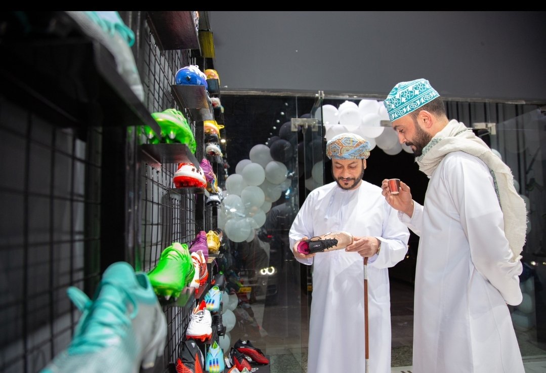 abualwareth78's tweet photo. ❤️تعليقات طلابي بعد رؤيتهم صوري في الانستجرام في حفل افتتاح محل خط الرياضة بولاية بركاءتعليقات تثلج الصدرقبل مغادرة مهنة التعليم نسأل الله أن يكون تعليمنالجيل المستقبل الخيرصدقة جارية لنا في حياتنا وبعدهاوان نترك ذكرى حسنة في نفوس طلابنا وا��لياءهم وزملاءنا❤️ #مدارسنا_مستقبل_واعد https://t.co/YSgXnlj4D5