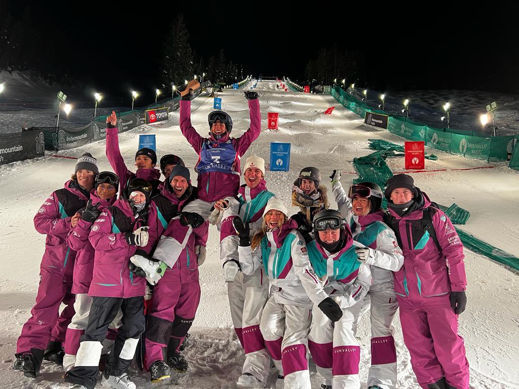 FFS - Fédération Française de Ski (@fedfranceski) on Twitter photo Le première victoire 🥇 de la saison cette nuit à Deer Valley 🇺🇸 en ski de bosses pour <a href="/LaffontPerrine/">Perrine Laffont</a> ! 🤩
MAGNIFIQUE 🥰
📸 : FFS
#SunValley Le première victoire 🥇 de la saison cette nuit à Deer Valley 🇺🇸 en ski de bosses pour <a href="/LaffontPerrine/">Perrine Laffont</a> ! 🤩
MAGNIFIQUE 🥰
📸 : FFS
#SunValley