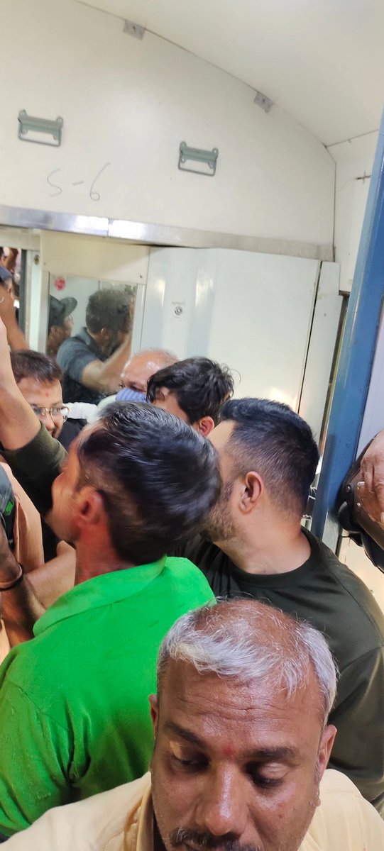 rsdsolanki's tweet photo. Very unfortunate that even today. General public suffer due to poor management of tickets.

We did reservation 120 days advance hoping won't face any problem. But went in vain.
The problem in Guj from Ahmedabad to Surat is very persistent. Cont in comments. https://t.co/i2KvTabbZt