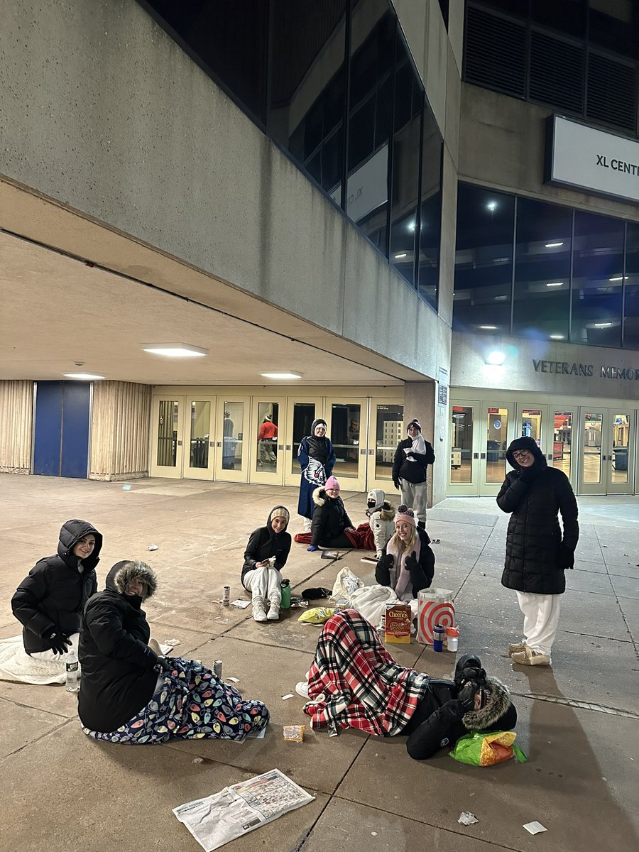 teagoncalves's tweet photo. Hey @UConnHuskyAD ! We’ve been here since 4am cause we love @UConnWBB https://t.co/v6uuHtv4UY