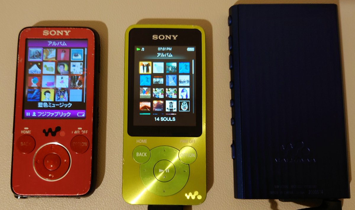 tyurutyutyu's tweet photo. 2023年 まさかウォークマン新調するなんて
もう何年ぶりだよ スマホでいいだろって思ってたのに……(笑)
2008年と2014年に買って最後、NW-A306の進化ハンパねぇ(当たり前)
#NWS738F
#NWS14
#NWA306 #NWA300
歴代のやつバッテリーしんでるけどまだ聞けるし、青春フォルダが火を吹いてる(๑ ิټ ิ) https://t.co/67T8AprA1w