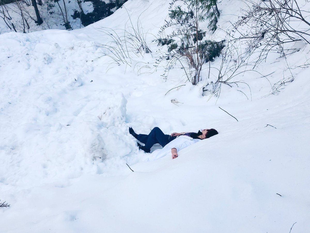 「ミスラで雪ロケしてきた〜さくやさんまよこさんありがとなまだ目の前にいるけど!!!」|ま〜めこﾁｬﾝのイラスト