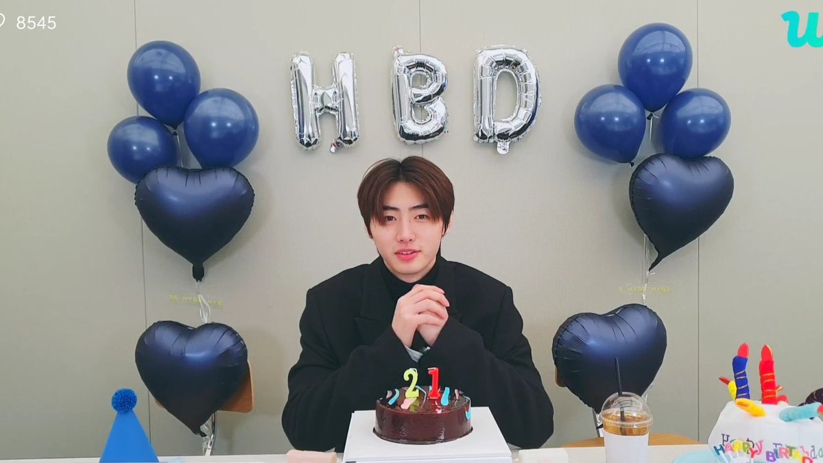 sunghooni's tweet photo. Happy birthday!!! ☄️🔥☄️⚡️ https://t.co/y28v4G4kYA