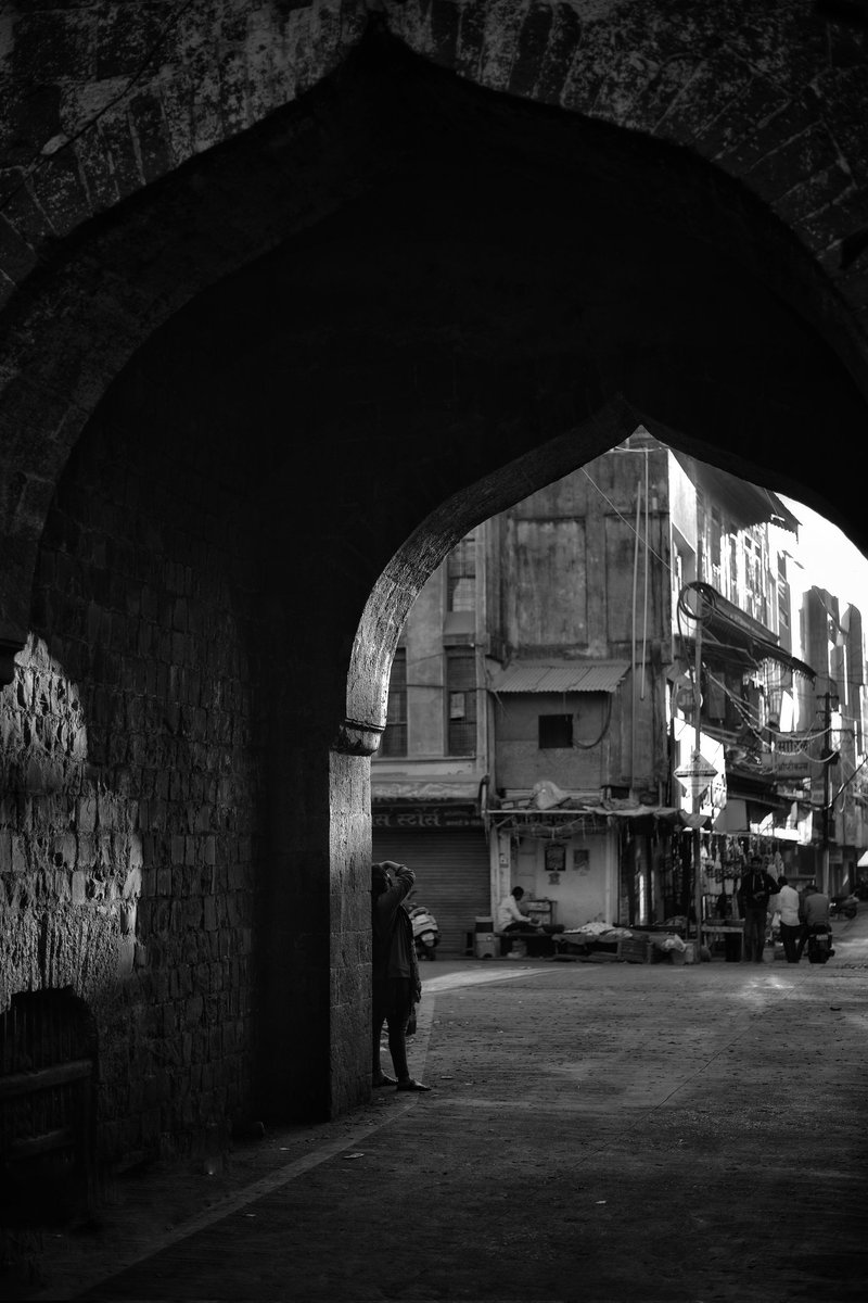 Vidhimantra's tweet photo. Vidhimantra's Street Photowalk 1.0 in collaboration with @amcamravati

Frames from today's photowalk.
An amazing experience to work with photographers having unique perspectives. 
Tried my hands on city's architecture, street &amp; portraits.

#travel #amravati #vidhimantra #devdkul https://t.co/6scpfumM7J