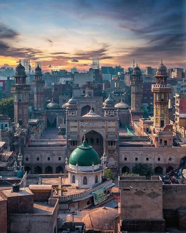 hiad63061806's tweet photo. #KeepLahoreClean
#LahoreSaafTuPakistanSaaf
#Lahore
#YeHaHamaraLahore 
May Our city always shine like a bright sun⭐✨ https://t.co/WNRKe8kqmK