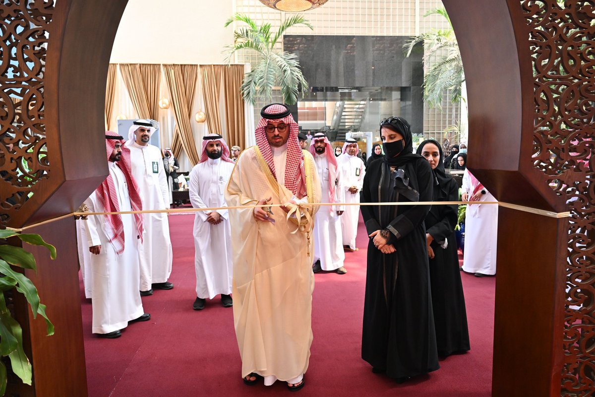 makkahregion's tweet photo. نيابة عن أمير منطقة مكة #خالد_الفيصل..
افتتح محافظ جدة الأمير سعود بن جلوي معرض المشاريع الصغيرة "صنع بيدي" في نسخته الـ16، والذي تنظمه جامعة الملك عبدالعزيز https://t.co/iBoHXD8nVg