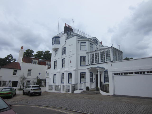 BowlOfChalk's tweet photo. #FunLondonFact #36 - Naval captain Fountain North lived in this #Hampstead house, fashioning it to look like a ship. He'd apparently fire cannons from the roof on #Royal birthdays & anniversaries of naval victories ...inspiration for #PLTravers' #AdmiralBoom in #MaryPoppins. https://t.co/x1mneYFn4G