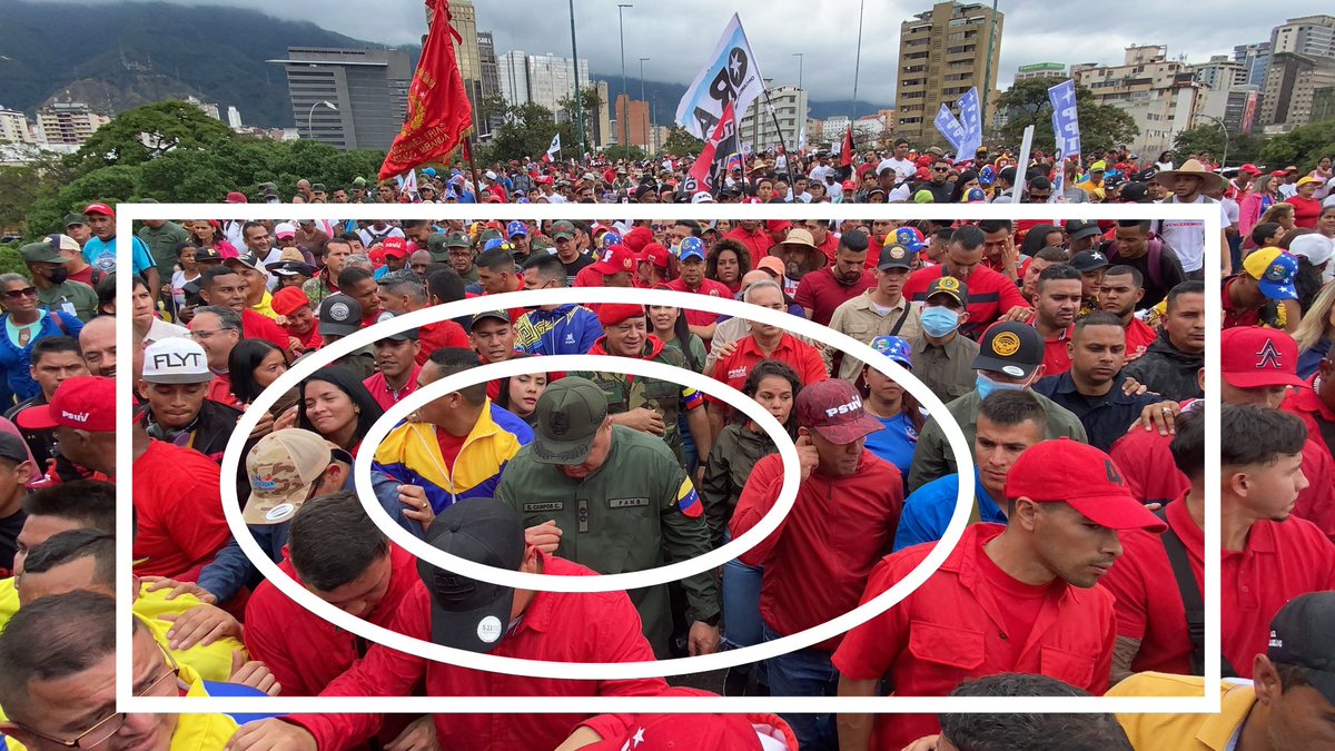 GremioDocente's tweet photo. Diosdado en el Centro con sus anillos de seguridad....el contacto con las "masas populares" va impregnado de temores...era necesario salir caminando con el pueblo, lo hace con el mayor cuidado....se presenta como la alternativa a quien desde el poder no lo hace o sea el bigotúo https://t.co/u8fVCu25dB
