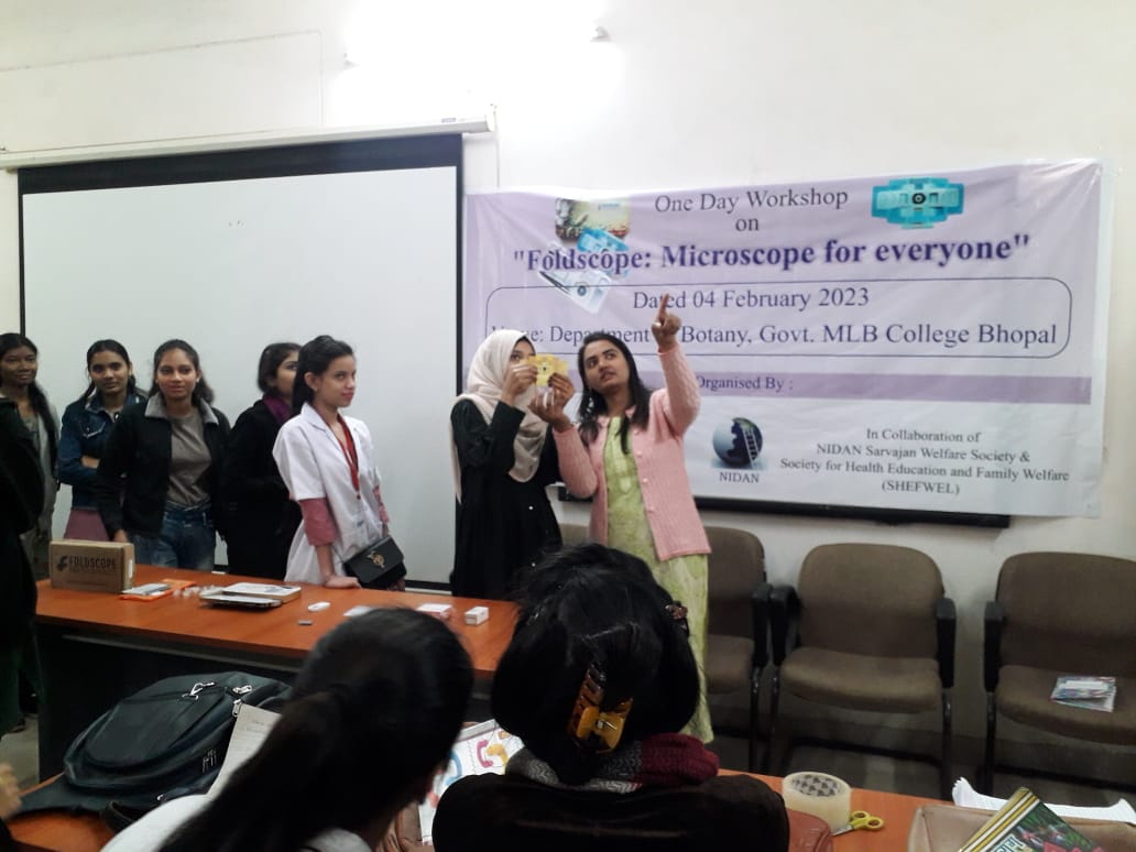GurjarParul's tweet photo. Conducted a #workshop on #Foldscope and it's applications along with Dr. Anita Tilwari on 4 February 2023 at MLB Girls College, #Bhopal, Madhya Pradesh, India where UG and PG students from Department of Botany participated in the workshop. https://t.co/CeC8nGXomr
