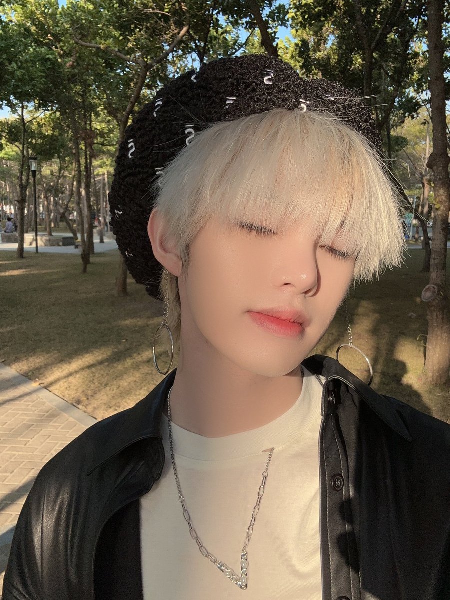 Ai_SeeU's tweet image. I thought he was wearing earings 
🤣🤣🤣

#LiuJun #JunLiu #JunLiuOnTheRise #TogetherWithJunLiu