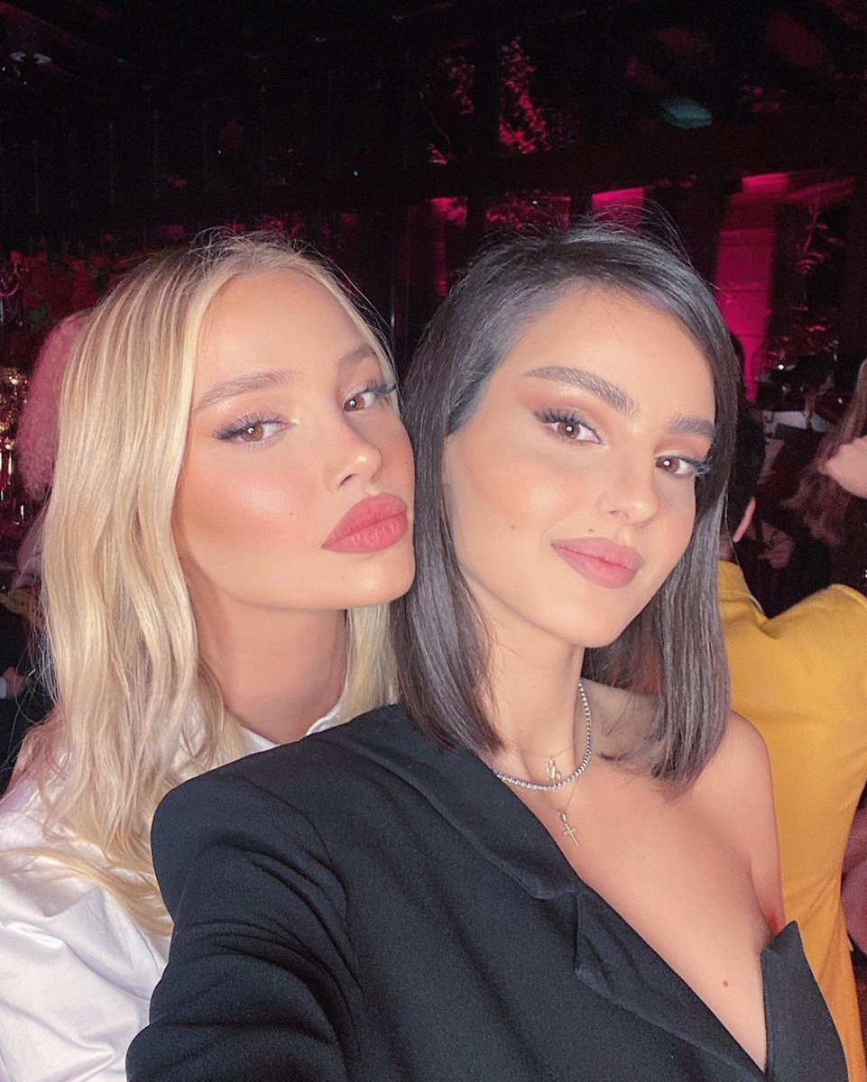 seleneomss's tweet image. Let's party like it's your 𝐛𝐢𝐫𝐭𝐡𝐝𝐚𝐲, party like it's your 𝐛𝐢𝐫𝐭𝐡𝐝𝐚𝐲, come on and put your lips together, blow the 𝐜𝐚𝐧𝐝𝐥𝐞 out, party like it's your 𝐛𝐢𝐫𝐭𝐡𝐝𝐚𝐲, I wanna make you feel real special 𝐩𝐮𝐭 𝐲𝐨𝐮𝐫 𝐧𝐚𝐦𝐞 𝐢𝐧 𝐥𝐢𝐠𝐡𝐭𝐬 ˖࣪ 𖥨•𐀔☽