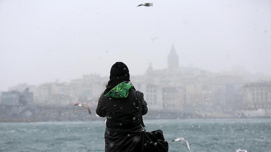 🟨 Kıymetli Hemşehrilerim, ⏰14.15 itibarıyla Meteoroloji Bölge Müdürlüğümüzden alınan bilgilere göre #İstanbul’da; ⚠️Bu akşam karla karışık yağmur ve kar yağışı beklenmektedir❄️ Gerekli tedbirlerimizi aldık Lütfen; ⏰17.00'den itibaren ZORUNLU OLMADIKÇA TRAFİĞE ÇIKMAYALIM‼️