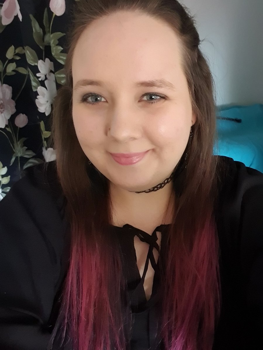 BlueBlue96yo's tweet image. I feel so grateful that I got to be a part of this consert 🎶 It was an amazing night! So happy to get to sing with all these wonderful people 😍 And the feeling when the whole crowd shined with their flaslights - absolute magic! Nothing beats that feeling 😍 It was a dream 🥰