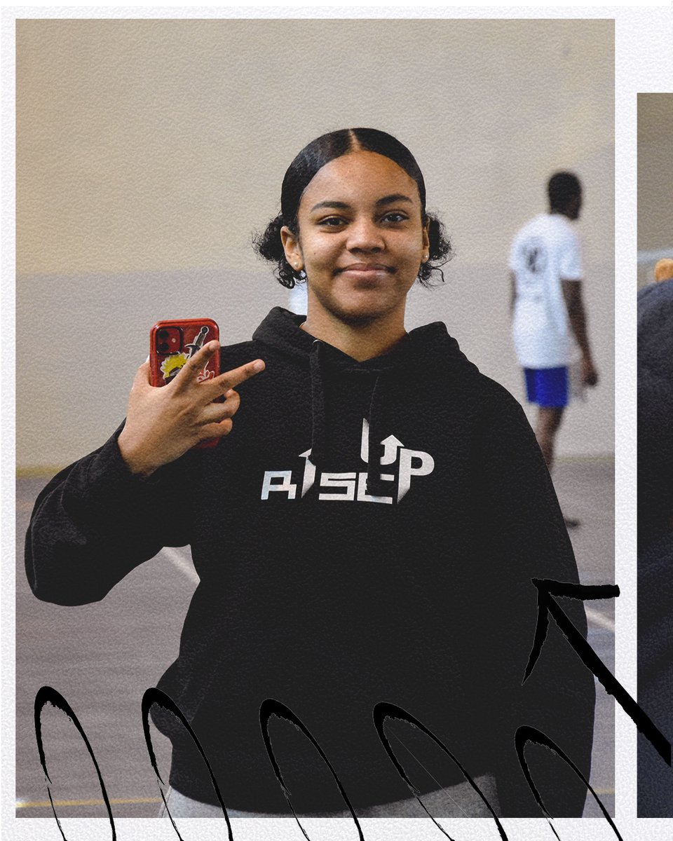 RiseUpAsso's tweet photo. #TeamRiseUp Lindsay
Lindsay, câest lâexemple de lâesprit Rise Up. Dâabord participante assidue de nos Ă©vĂ©nements, elle est venue dĂšs le dĂ©but en apportant son aide sur nos events. Co-responsable de la Rise Up Academy avec son binĂŽme Annie, elle transmet ses valeurs aux jeunes. https://t.co/4GCKJSzAN6