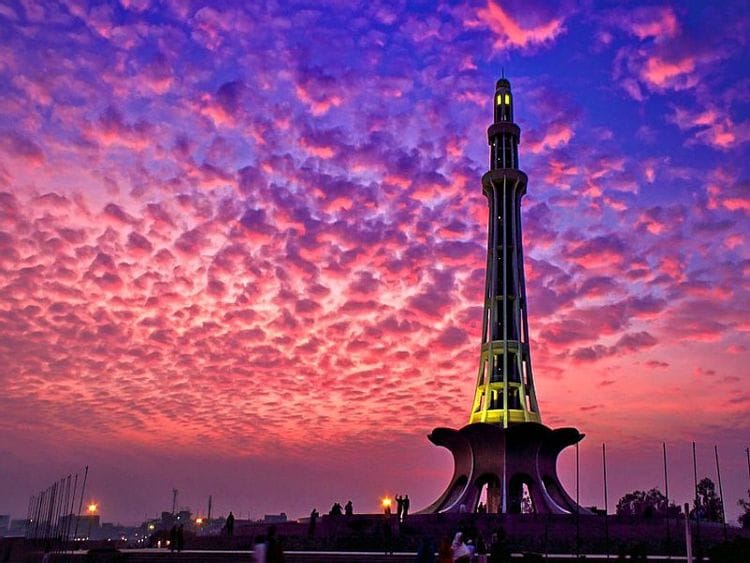 RehaamSandhu's tweet photo. What a veiw😍
#KeepLahoreClean
#LahoreSaafTuPakistanSaaf
#Lahore
#YeHaHamaraLahore https://t.co/Ij0AcI7IKX