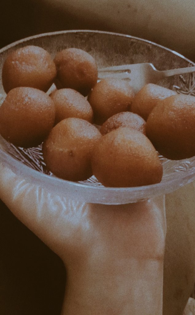 SaimaRa36926925's tweet photo. Trending main ja rahy👉🏻👈🏻🥹
Lo Gulaab-jamun kaha lo👉🏻👈🏻🤭
#KeepLahoreClean 
#LahoreSaafTuPakistanSaaf 
#Lahore 
#YeHaHamaraLahore https://t.co/JKH94NHRZO