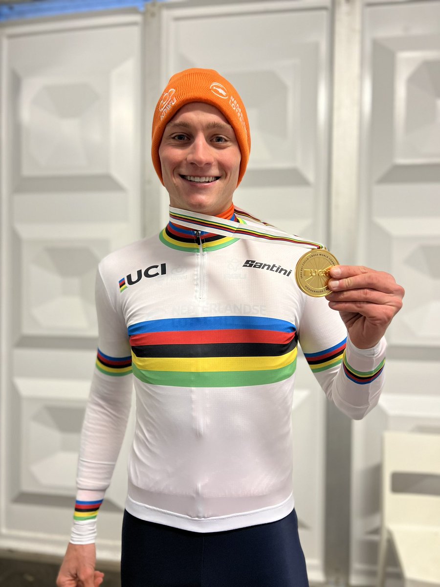 AlpecinPT's tweet photo. YOUR NEW CX WORLD CHAMPION!!! 🌈🌈🌈 https://t.co/CblWswio2y