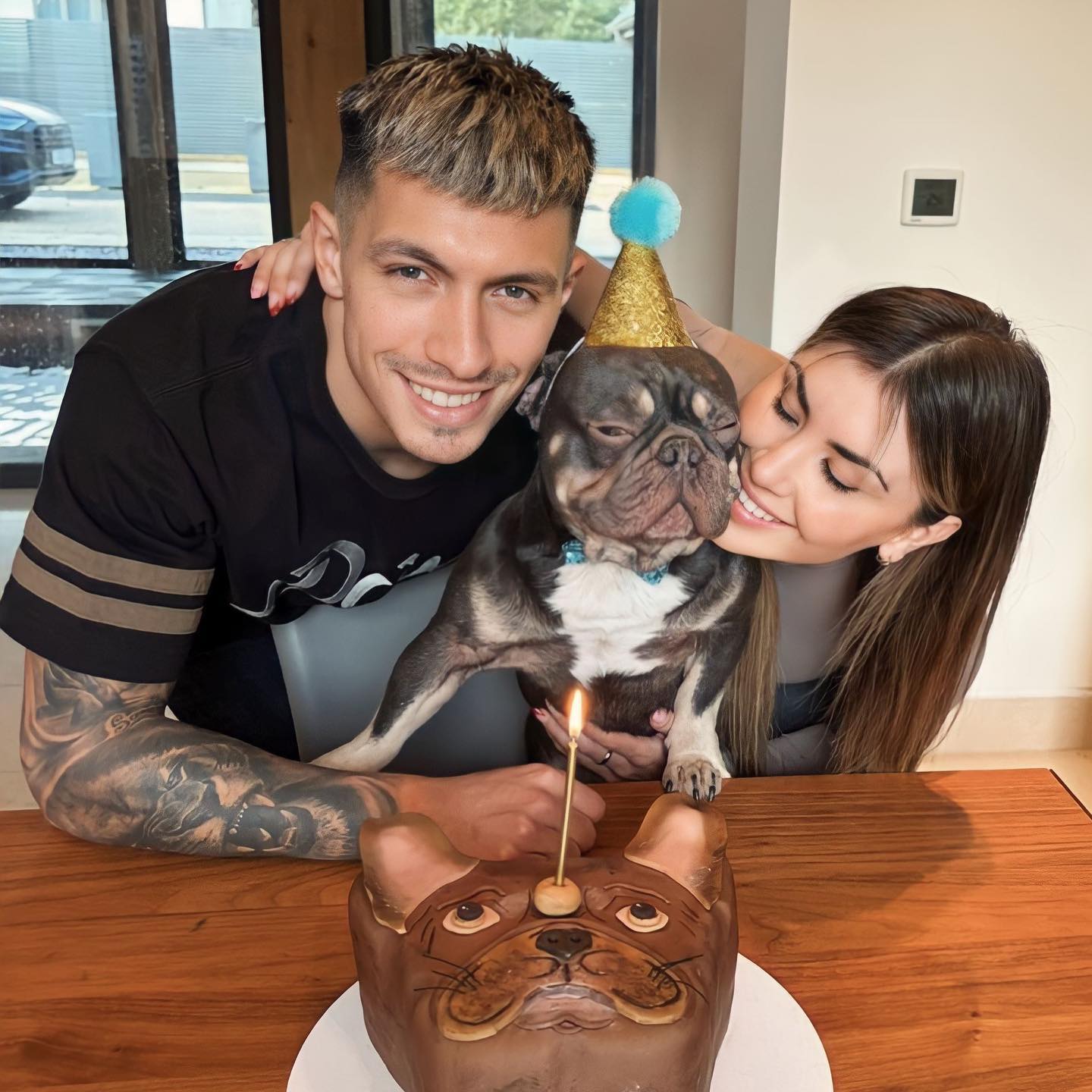 Manchester United Argentina 🇦🇷 on X: "Polito, el perro de Lisandro Martínez, cumplió tres años y tuvo su torta 🐶🎂 https://t.co/Qs02GL5okw" / X