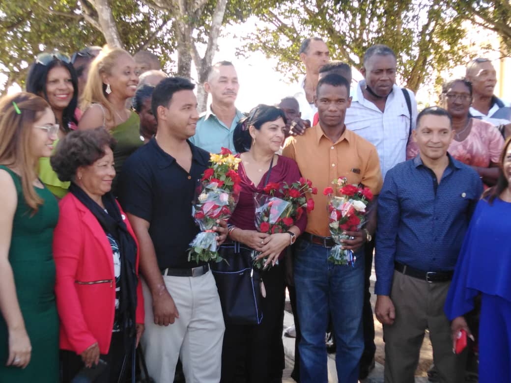🇨🇺 La Asamblea Municipal de Songo la Maya aprobó a los tres candidatos para diputados a la Asamblea Nacional. 

Para mí, un privilegio. 

<a href="/AsambleaCuba/">Asamblea Nacional Cuba</a> 
#MejorEsPosible