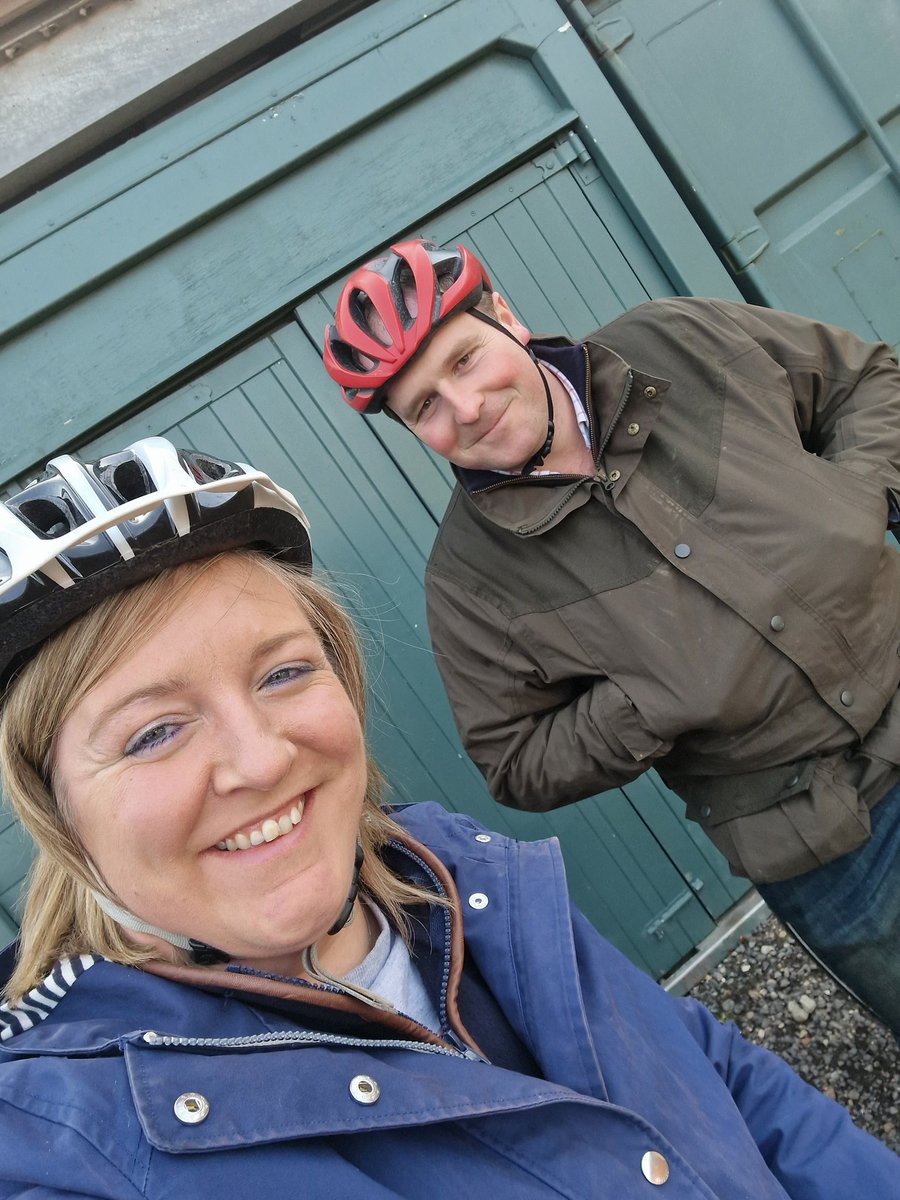 MillyFyfe's tweet photo. As that Norfolk song goes 'You'll never see a farmer on a bike'... until today ๐ฒ
Brilliant tour of @DoddingtonHall by e-bike during our #CRL2016 reunion @FarmersCompany https://t.co/ZCqeFMyHB7