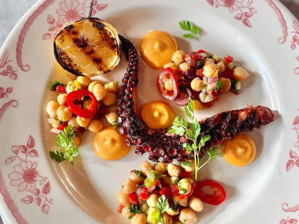 New menu coming soon to both @altastrada_dc and @altastradava including this Grilled Octopus w Chickpeas, Black Olives, Celery, and Calabrian Chile Aioli.
#delicious 
@aclark0803 and @_kurtiscool are firing on all cylinders, can’t wait for you to taste for yourself!
#italian…