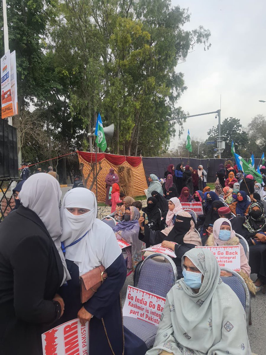 aishasyedji's tweet photo. سابق ممبر قومی اسمبلی ڈ��ئریکٹر تعلقات عامہ جماعت اسلامی حلقہ خواتین پاکستان عائشہ سید اسلام آباد میں کشمیر ریلی میں شریک https://t.co/0BK2FX9xeJ